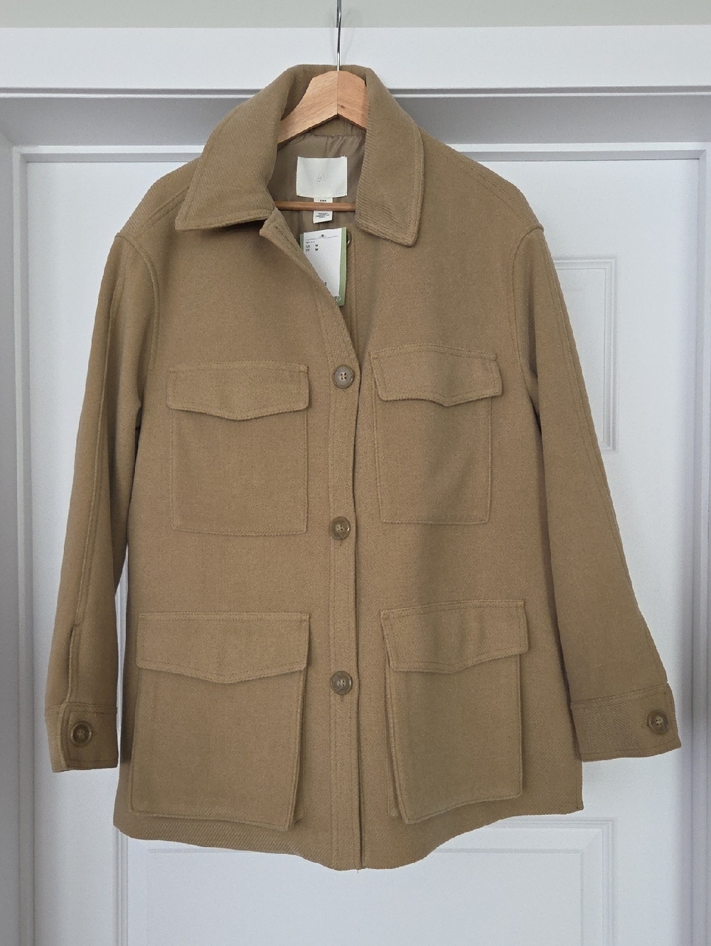 NWT H&M Tan Utility Shacket with Four Front Flap Pockets, Size M